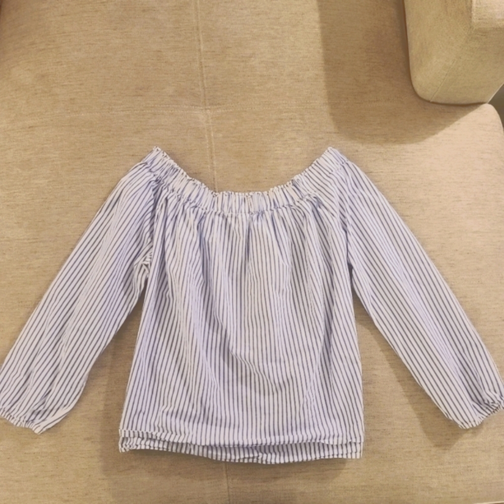 GAP Pinstriped Blue and White Off the Shoulder Cotton Blouse Sz Medium